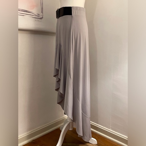Venus Skirt High-Low with Attached Belt Size M Gray. - Picture 5 of 16